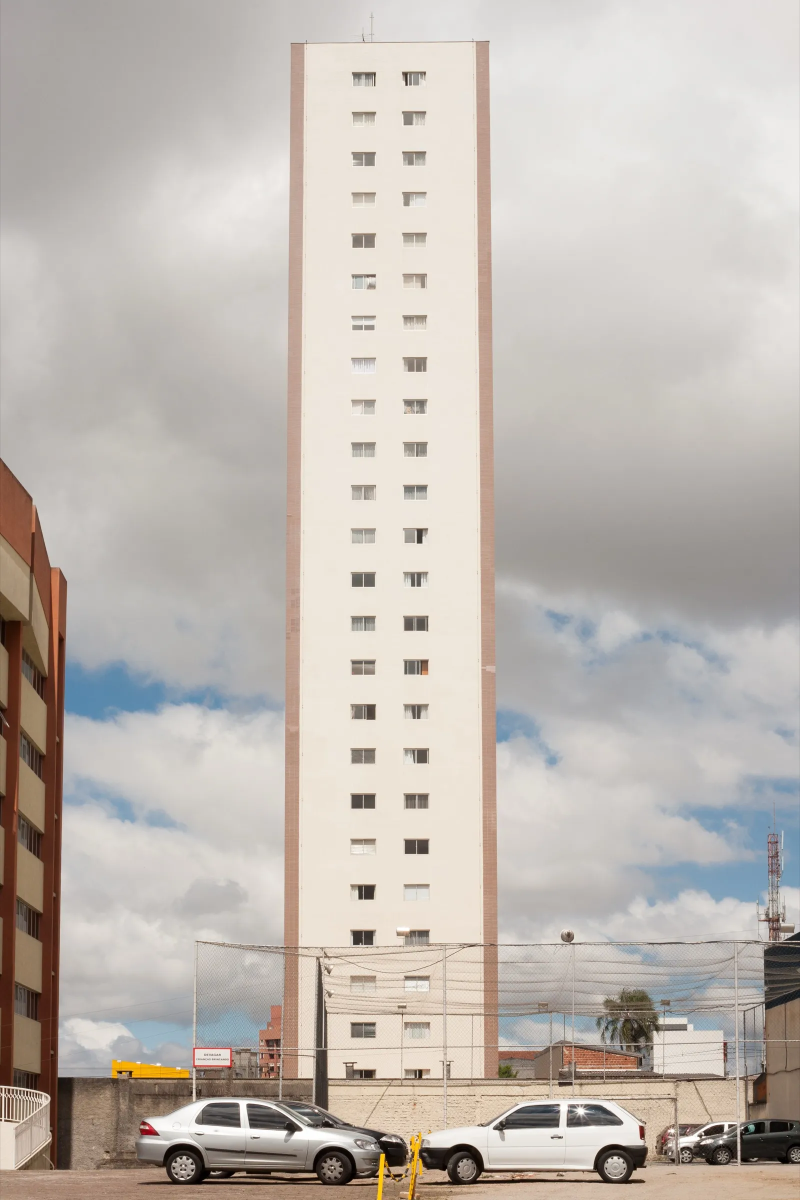 Tropeço, plate 5 — street photograph by Mario Lalau